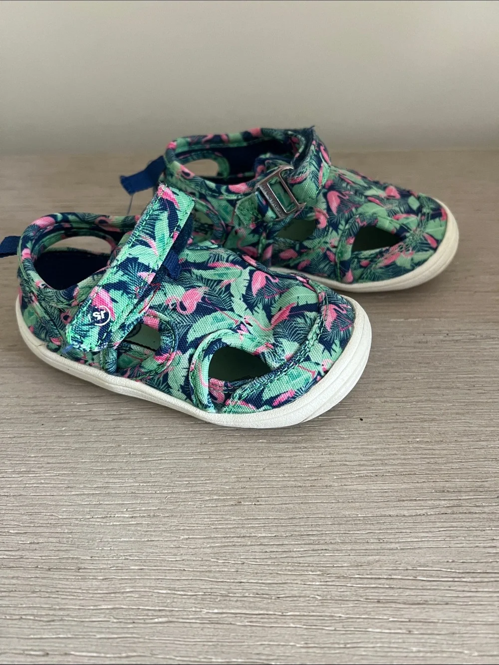Stride Rite toddler 360 wave water sandals size 6 green with pink flamingos